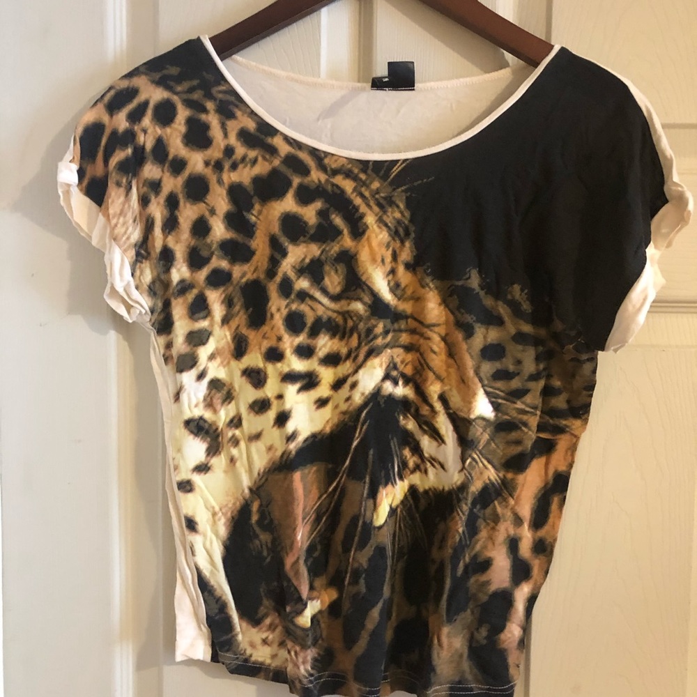 HM Graphic Leopard top